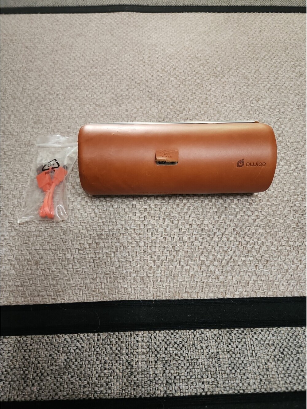scroll vintage bluetooth wirelles speaker model # 0ASBSLS3 32 Feey Batteria 8 Hr